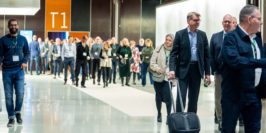 besökare på byggmaterialdagen